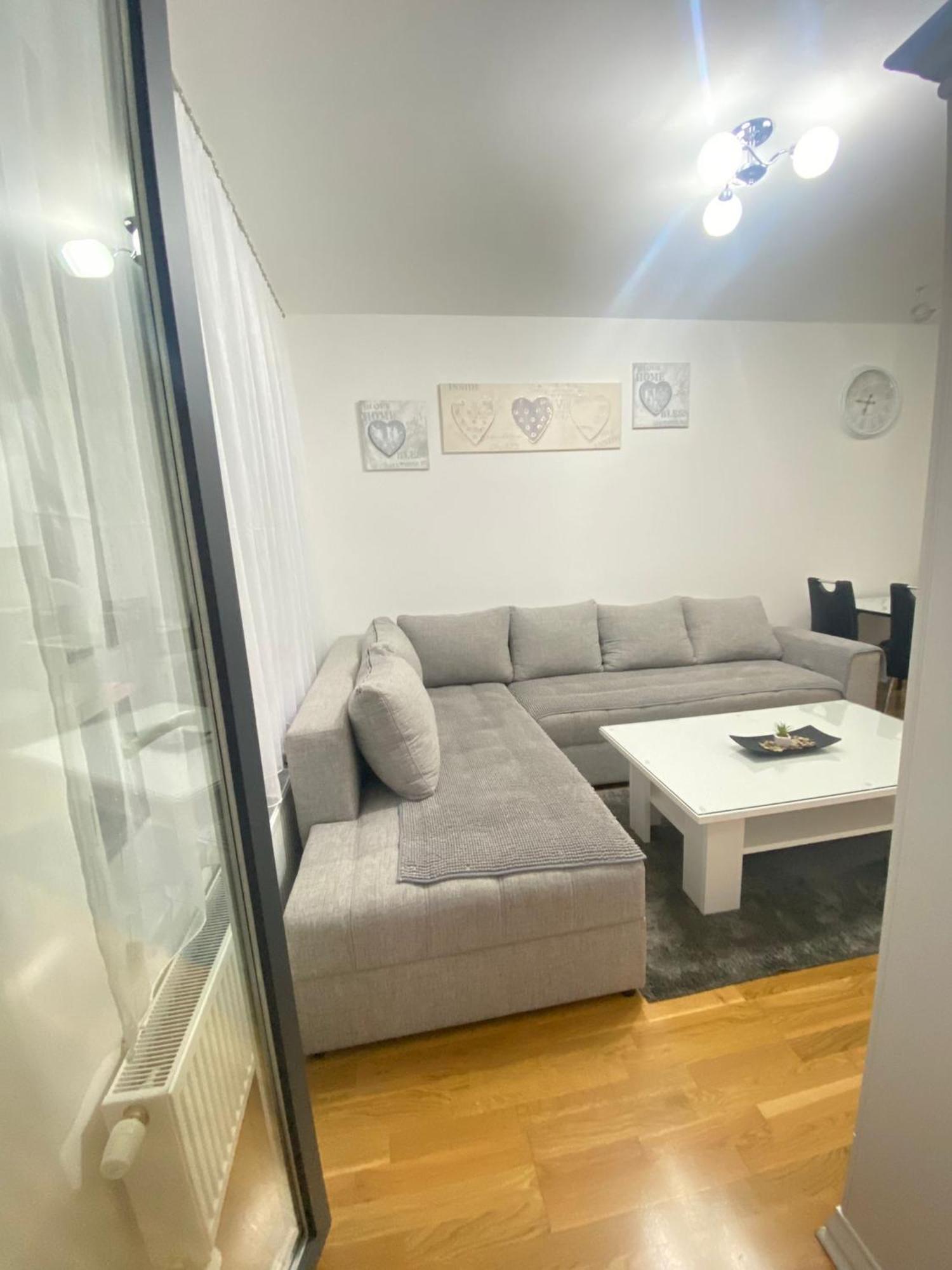 Stan Na Dan Banja Luka Apartment Exterior photo